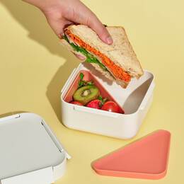 Hộp Cơm To-Go LocknLock 920ml Nhựa PP M&agrave;u Kem - LCB411